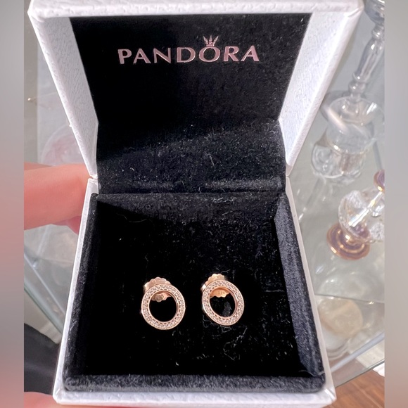 14k rose gold plated Pandora earrings 😍 - Picture 1 of 4